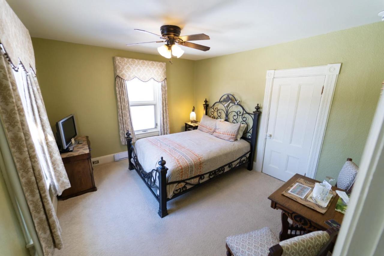 The Maple Inn Parrsboro Экстерьер фото