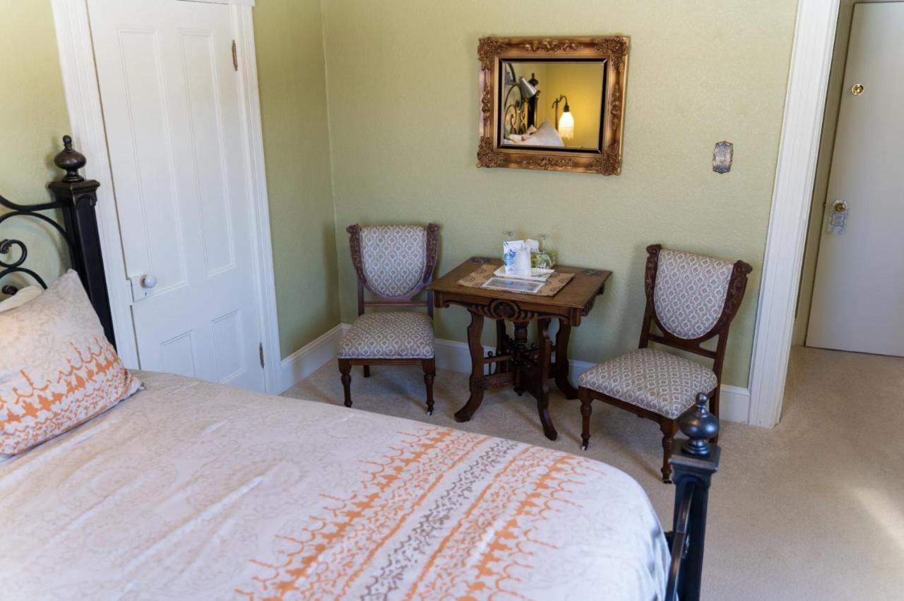 The Maple Inn Parrsboro Экстерьер фото