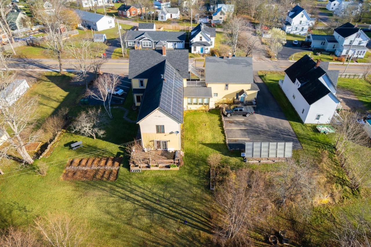 The Maple Inn Parrsboro Экстерьер фото