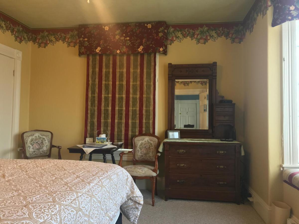 The Maple Inn Parrsboro Экстерьер фото