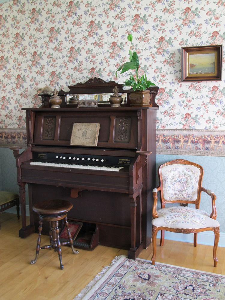 The Maple Inn Parrsboro Экстерьер фото