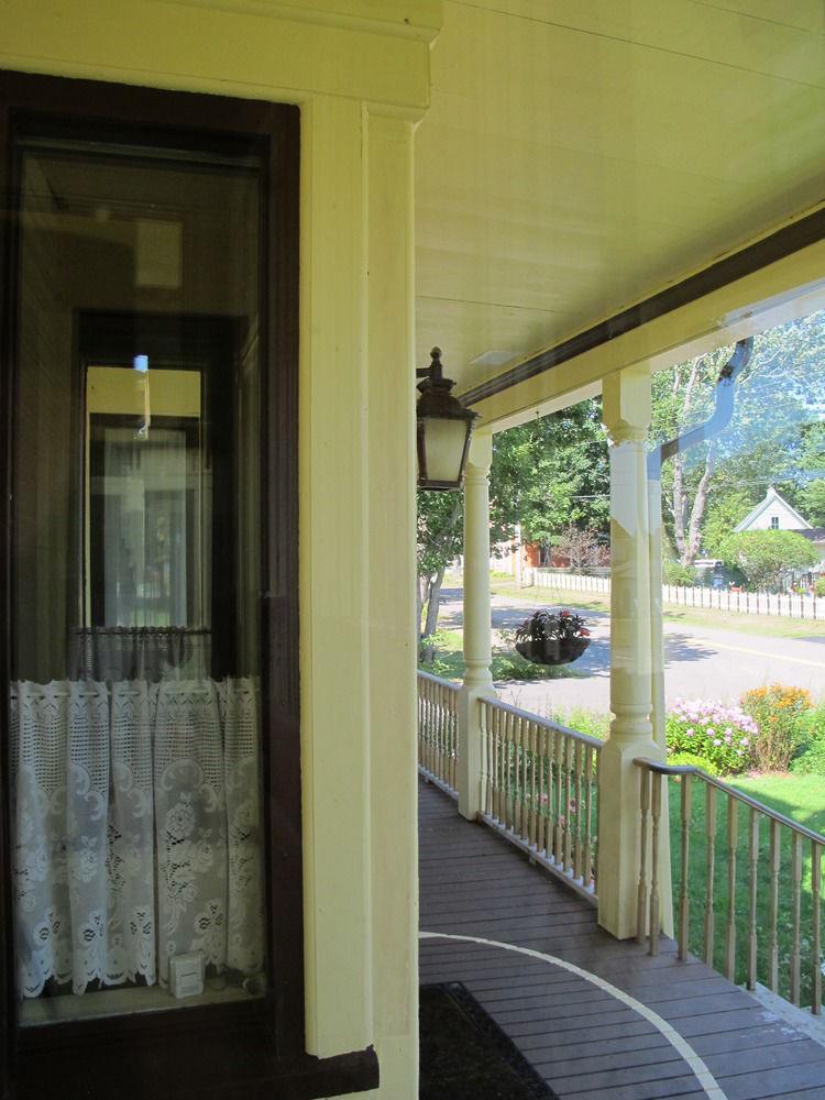 The Maple Inn Parrsboro Экстерьер фото