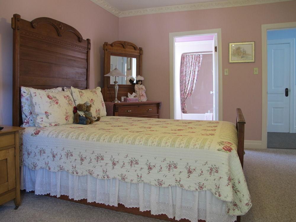 The Maple Inn Parrsboro Экстерьер фото