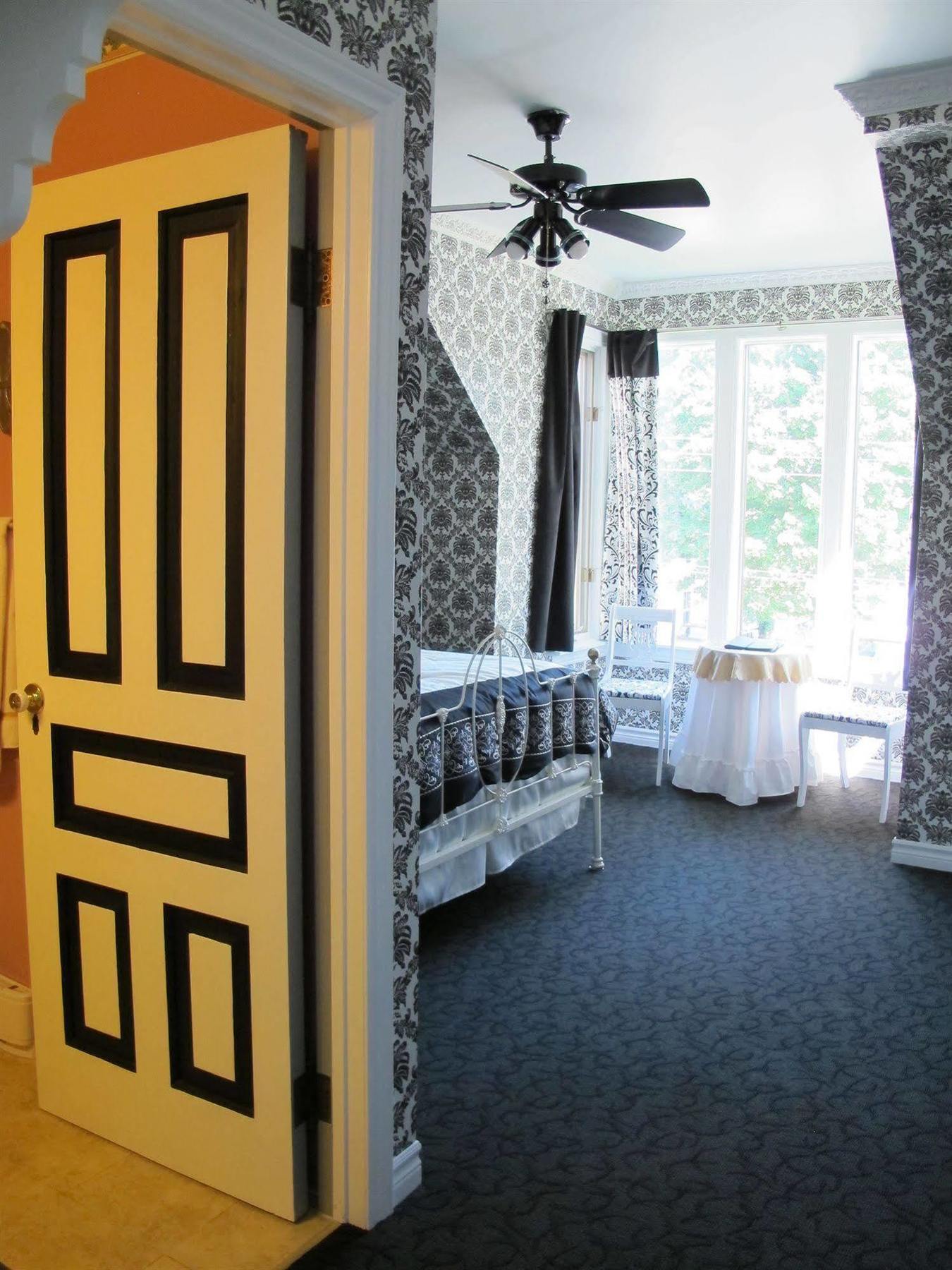 The Maple Inn Parrsboro Экстерьер фото